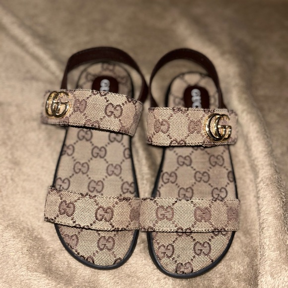 Gucci sandal for Girls(kids) size 2 - Picture 1 of 7